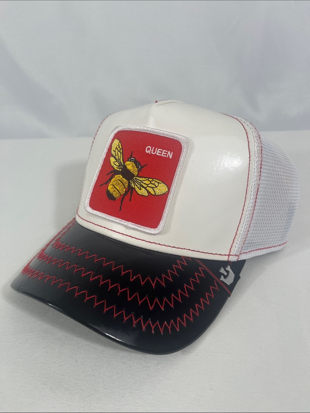 Goorin Bros. The Farm Red Queen Bee Hat, Vegan Patent Leather NWT Rare